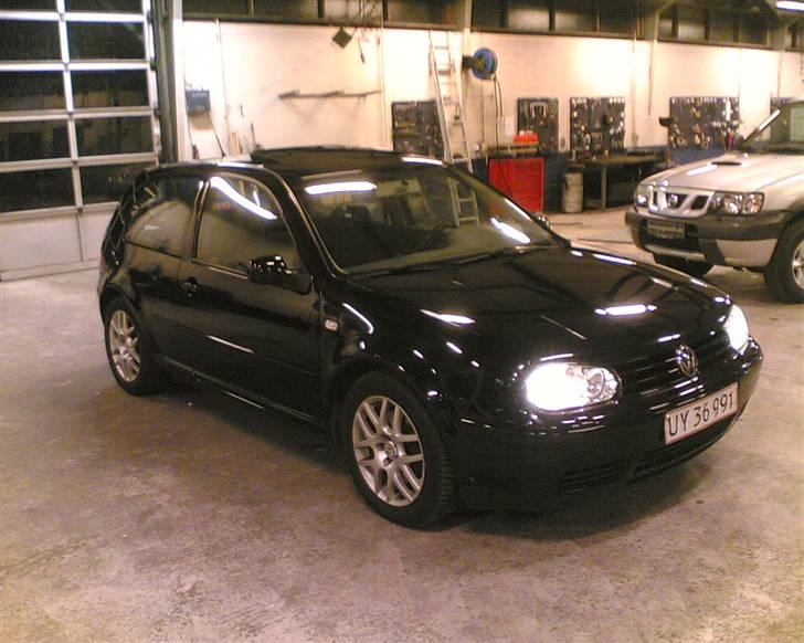 VW Golf IV GTi - Billedet er taget på min gamle arbejds plads billede 1