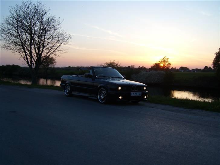 BMW E30 320 Cabrio - SOLGT billede 3