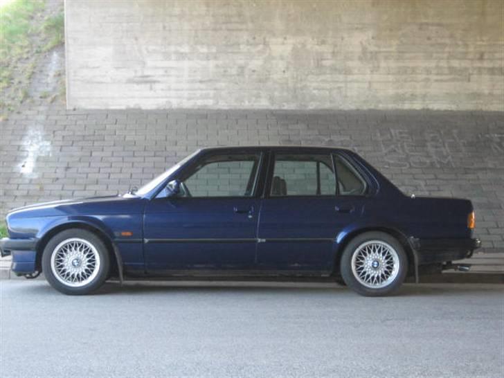 BMW                                   E30 324td billede 15
