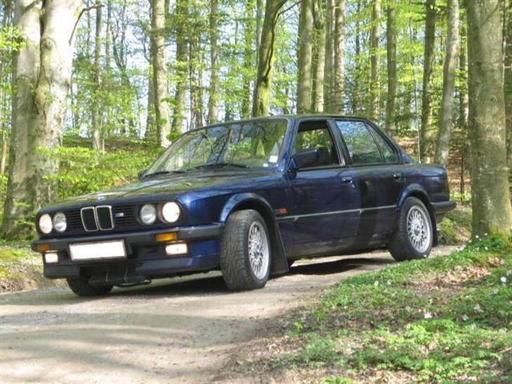 BMW                                   E30 324td billede 16