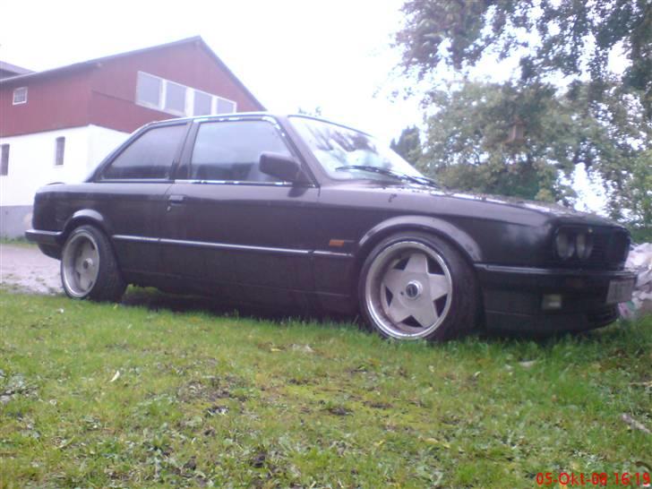 BMW E30 325 billede 1