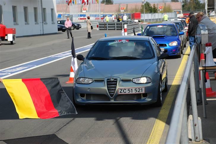 Alfa Romeo 156 - Den sidste dag på nürburgringen, blev bedømt med karakter hele vejen rundt billede 17
