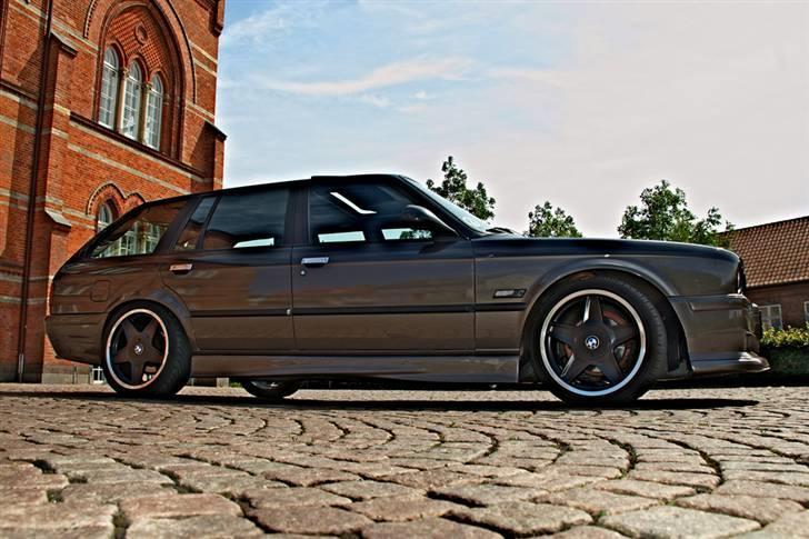 BMW 320i Touring SOLGT billede 1