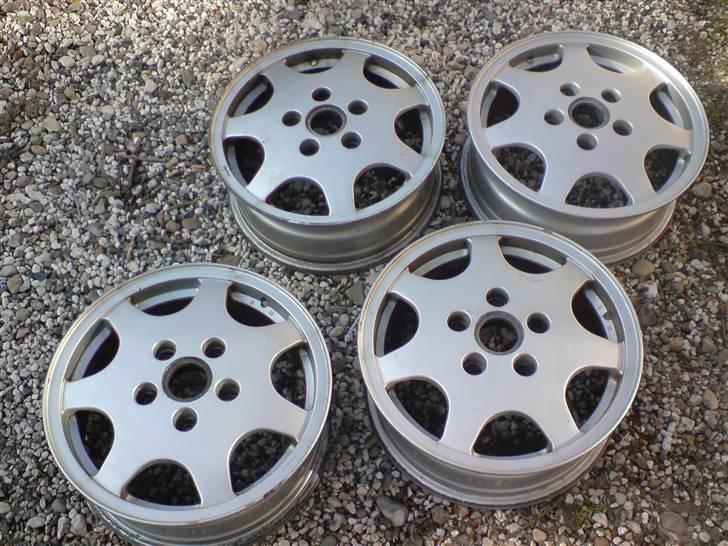 VW Golf III Variant - 1.8 - Nye fælge fra Østrig. 6x16" Porsche C2. Skal nok blive godt. billede 12