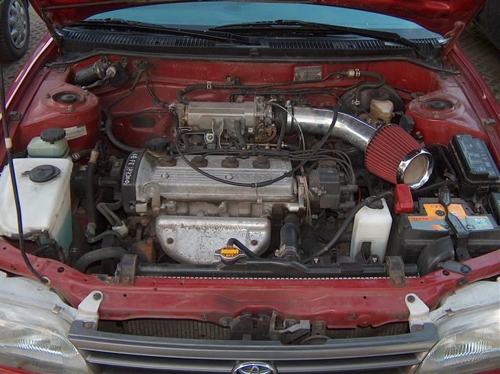 Toyota Corolla 1,3 I STW [SOLGT] - Sportsfilter monteret :) mangler bare lige at polere røret op :) billede 8