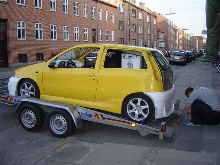 Fiat Punto Sporting (SOLGT) - hold op det var et problem at få den deroppå når den er så lav billede 4