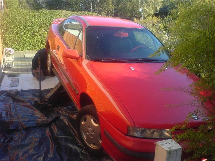 Opel Calibra donor bil - Da hun skulle undervognsbehandles .Haha:P billede 8