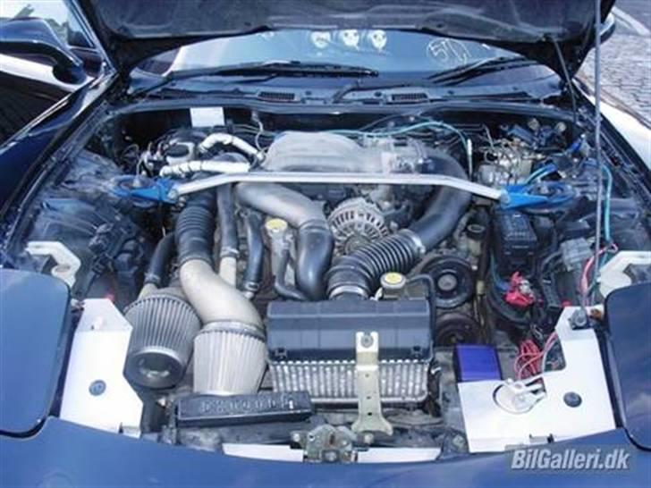 Mazda RX-7 !!! SOLGT !!! - Motoren hvor alle mulige slanger bliver udskiftet billede 4