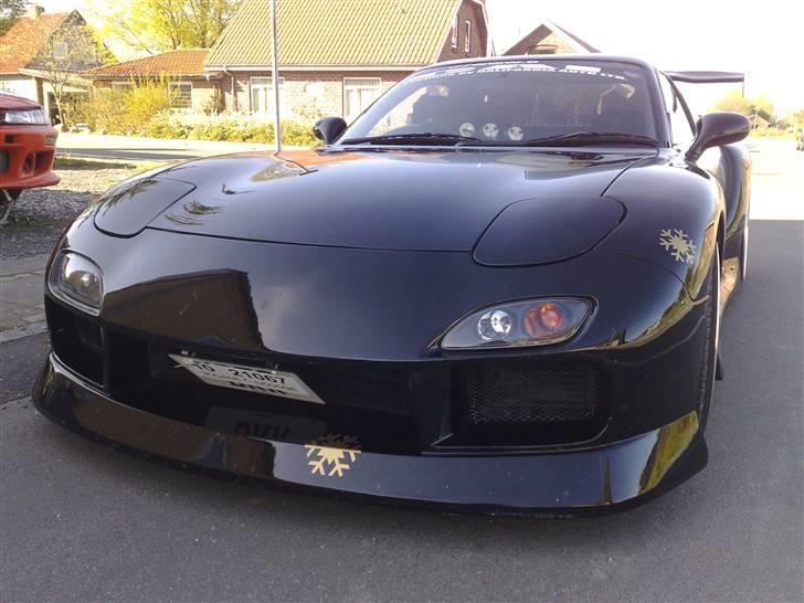 Mazda RX-7 !!! SOLGT !!! - Et billede af hvor lav hun er billede 5