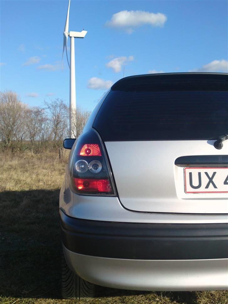 Toyota corolla 1,6 billede 1