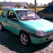 Opel corsa B (SOLGT)