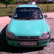 Opel corsa B (SOLGT)
