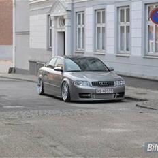 Audi A4 1.8T Airrider SOLGT!