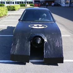 Nissan Sunny - Batmobil edition
