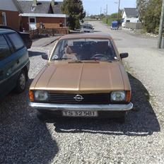 Opel kadett c sedan "solgt "