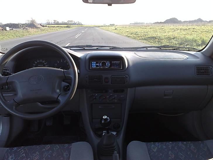 Toyota corolla 1,6 billede 8