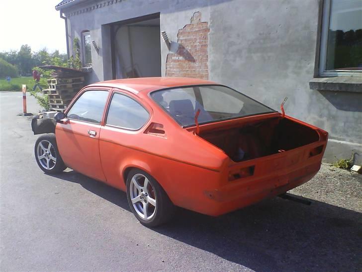 Opel kadett c coupe - den 5.5.2008 Coupen bliver skildt af og sat i stand igen. billede 13