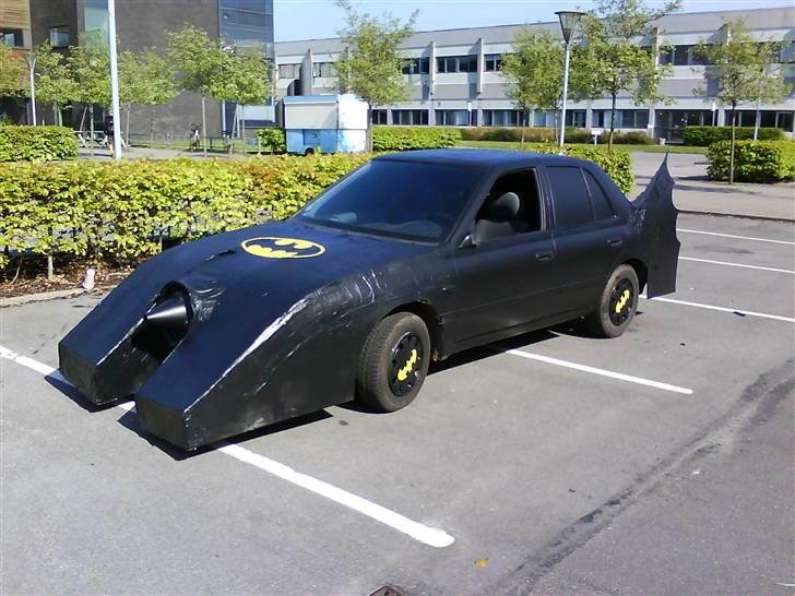 Nissan Sunny - Batmobil edition billede 1