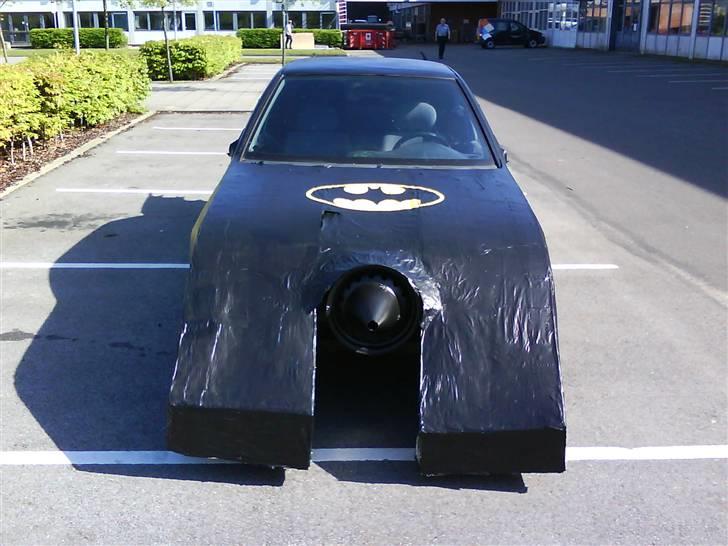 Nissan Sunny - Batmobil edition billede 2