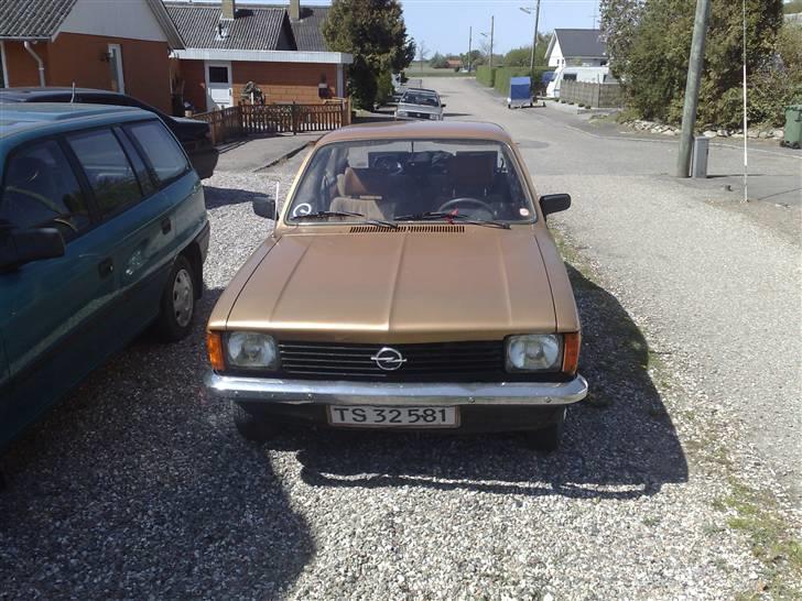 Opel kadett c sedan "solgt " billede 3