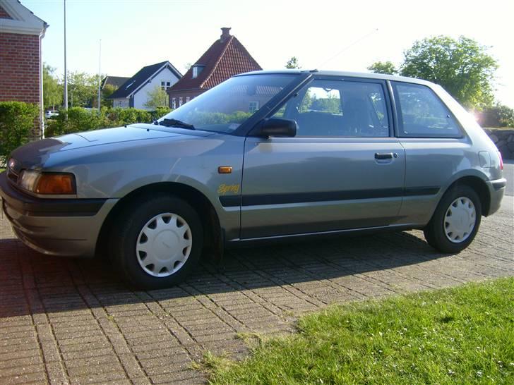 Mazda 323 BG - solgt billede 2