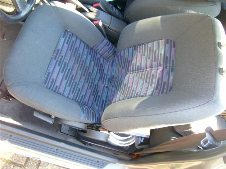 Mazda 323 BG - solgt billede 12