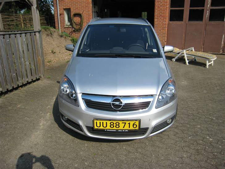 Opel Zafira Flexivan 1.9 CDTI - Bilen set forfra billede 3