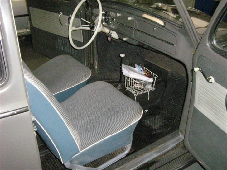 VW Bobbel 113 DE LUX  SOLGT - Bemærk lige den smarte "cykelkurv" billede 16