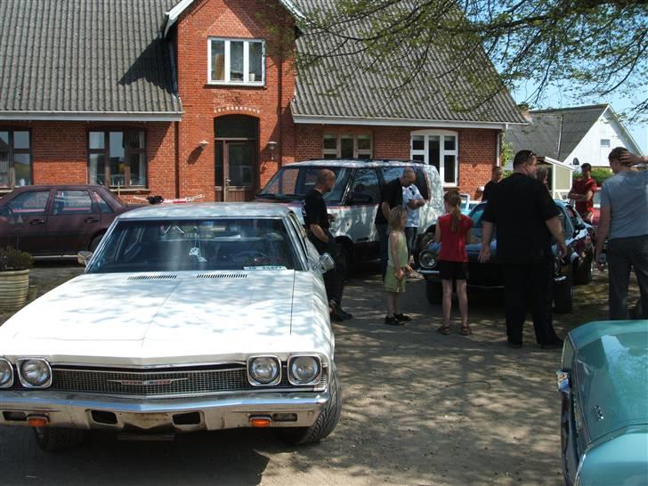 Chevrolet Chevelle - så klubben lige samlet for en lille køre tur .. min den hvide jo hehe ..  billede 12
