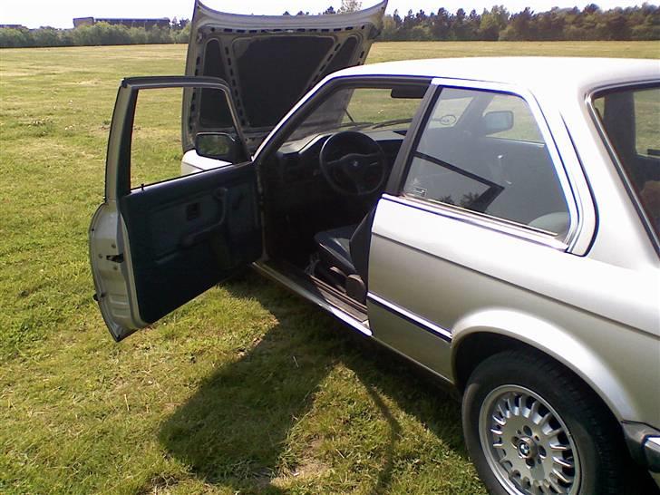 BMW E30 320i Solgt billede 10