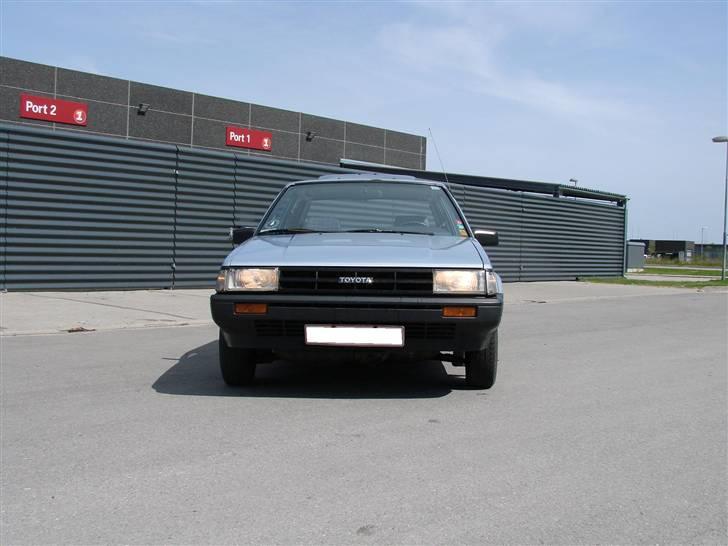 Toyota Corolla 1,3 DX S/D billede 2