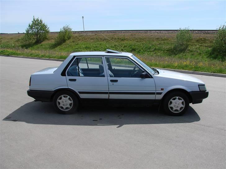 Toyota Corolla 1,3 DX S/D billede 4