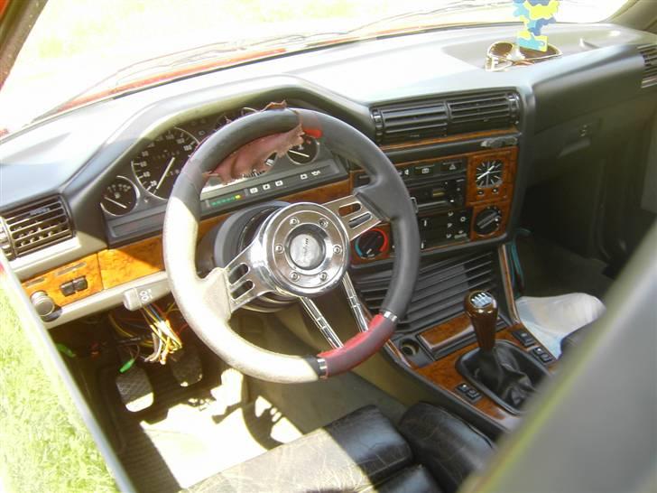BMW 320i e30 billede 8