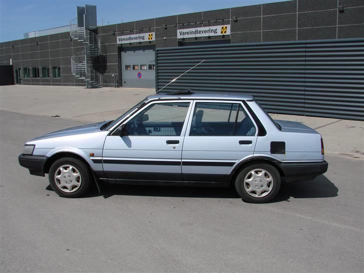 Toyota Corolla 1,3 DX S/D billede 8