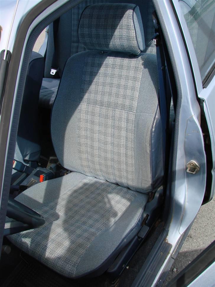 Toyota Corolla 1,3 DX S/D - fint føresæde billede 16