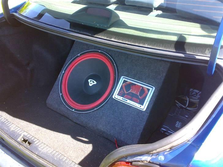 Toyota Avensis T22 PS2 SOLGT :( - 15" Cevin Vega bas, med 7" skærm der kører med lidt frække billeder hele tiden :D billede 11