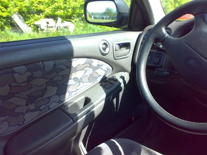 Toyota Avensis T22 PS2 SOLGT :( - Som i kan se, har jeg indbygget komponentsæt i alle 4 døre. spiller kanon! billede 13