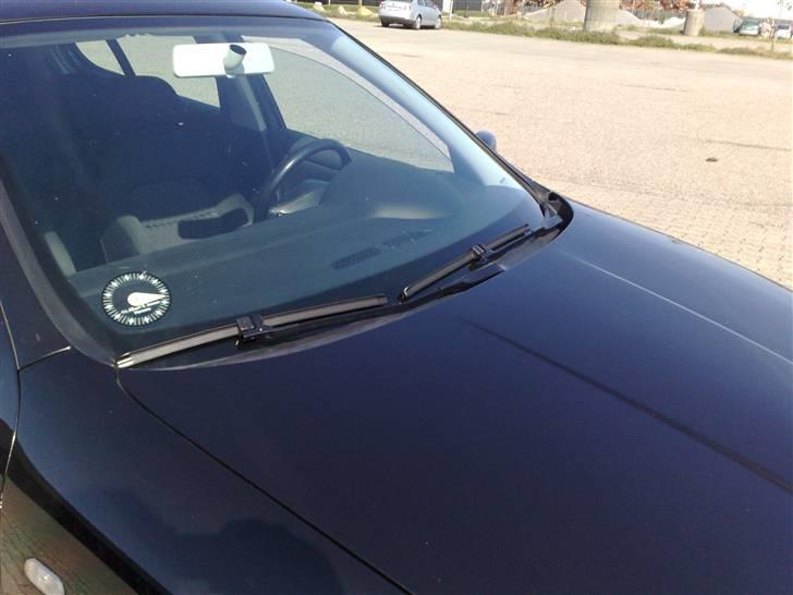 Seat Leon 1,8 20VT - Her kan man bedre se de Aero-visker jeg har monteret, ikke noget fusk her, nej det er rigtige aero-visker billede 8