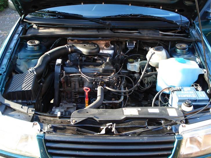 VW Passat 1,8 Var. (Solgt)  billede 8