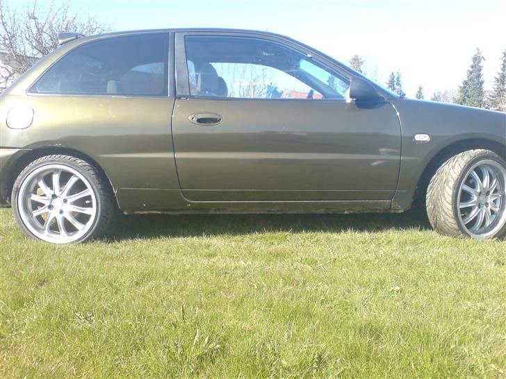 Mitsubishi colt (solgt) billede 6