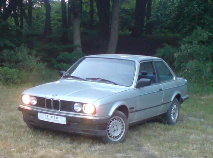 BMW E30 316i #Stjålet!# - fronten =) Nyt billede 1