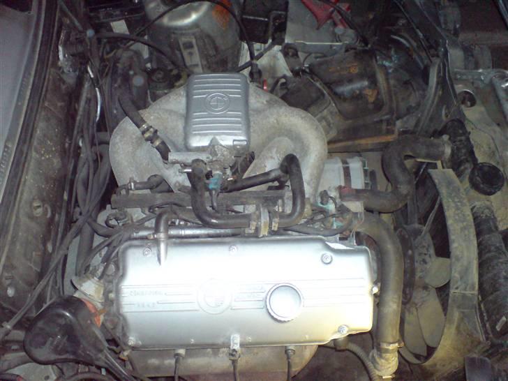 BMW E30 316i #Stjålet!# - Motoren med indsprøjtning =D billede 8