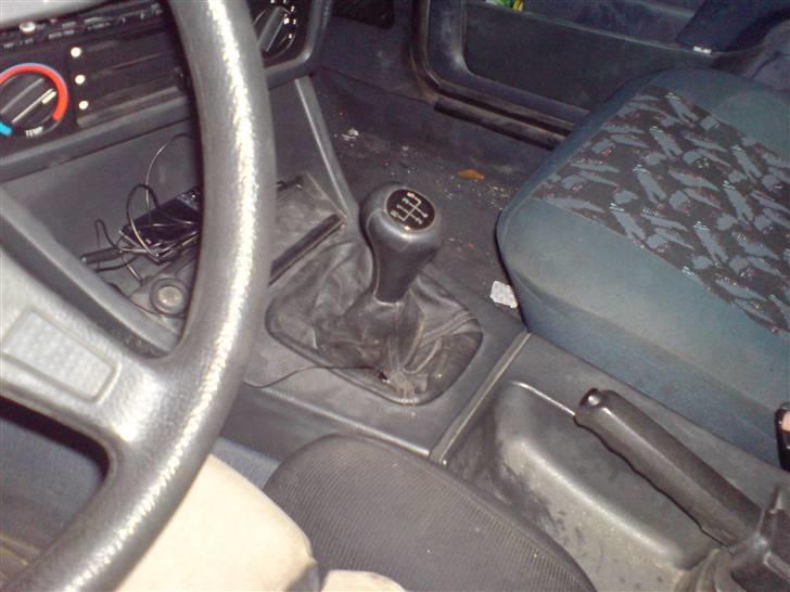 BMW E30 316i #Stjålet!# - 5 gears ;) med den nye knop =D billede 9