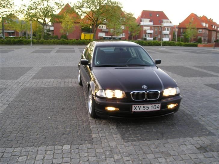 BMW 320i billede 8