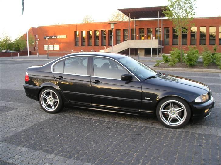 BMW 320i billede 13