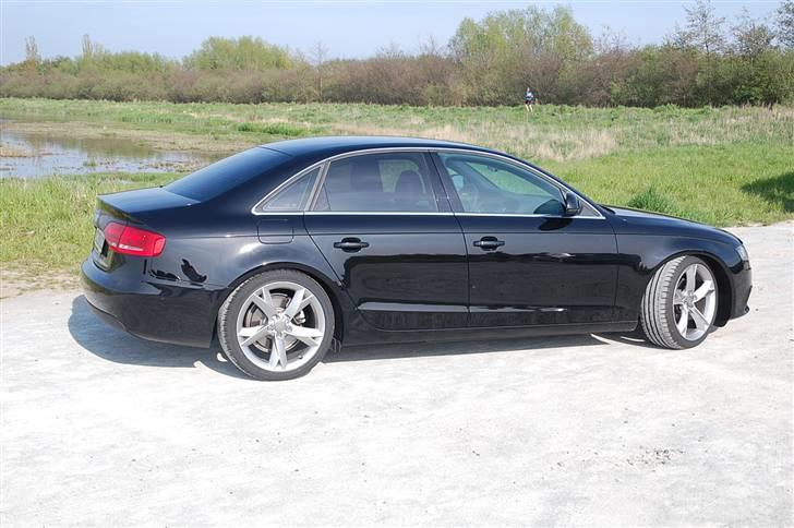 Audi New A4 Limo *SOLGT*  billede 3