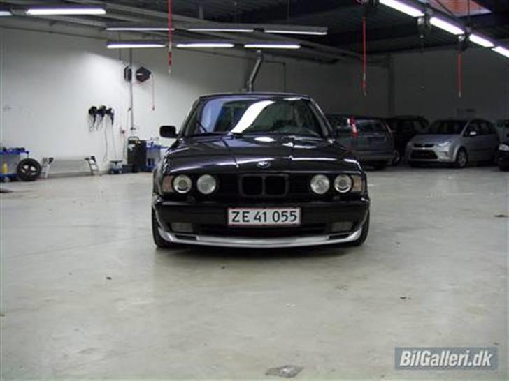 BMW 525i  SOLGT billede 2