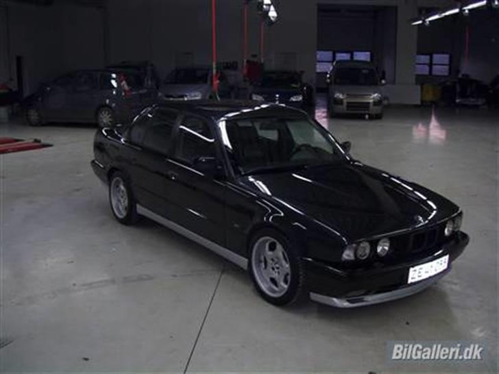 BMW 525i  SOLGT billede 3