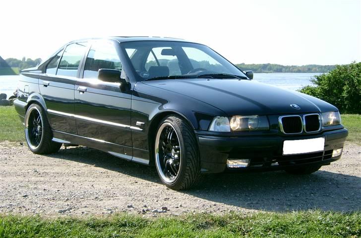 BMW 323i billede 1
