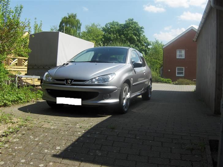 Peugeot 206 -- SOLGT - Set forfra billede 1